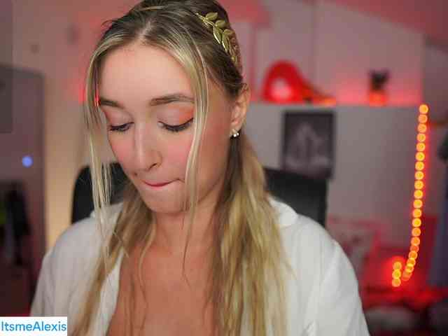 AlexisTexas18 webcam