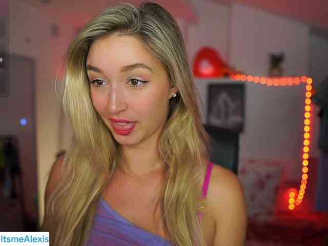 AlexisTexas18 webcam