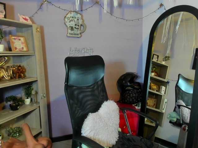 NanyPrety's BongaCams show and profile