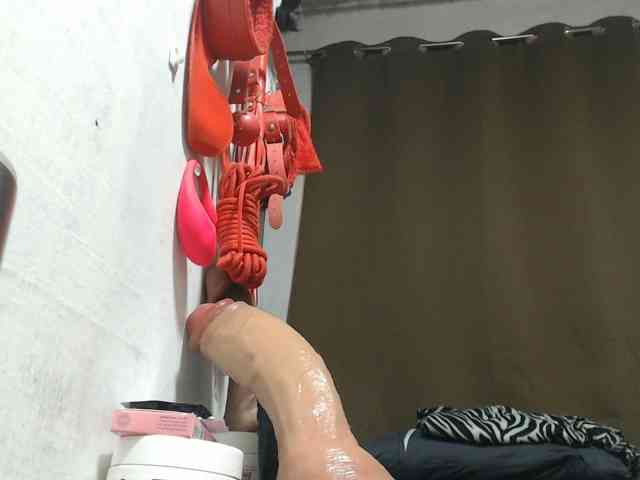 ALWAYScumEXPLODE Live Webcam on {site_name}