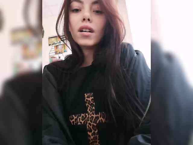 lisacom90 Live Webcam on BongaCams