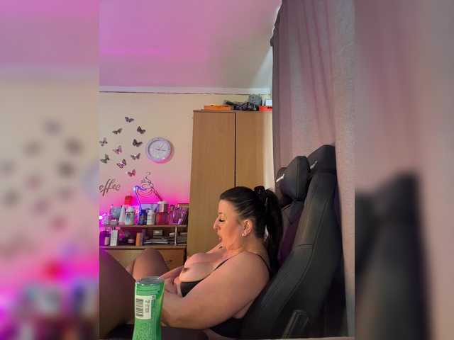 Hotangel75's BongaCams show and profile