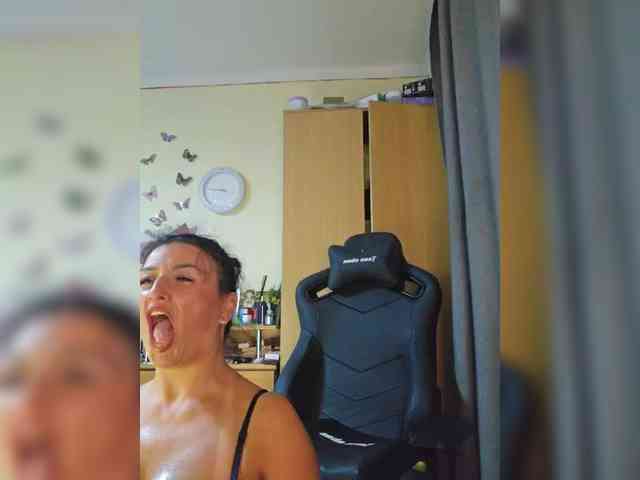 Hotangel75 webcam