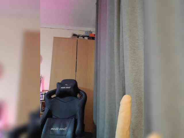 Hotangel75 webcam