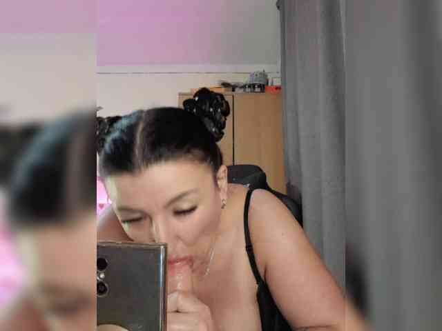 Hotangel75 Live Webcam on BongaCams