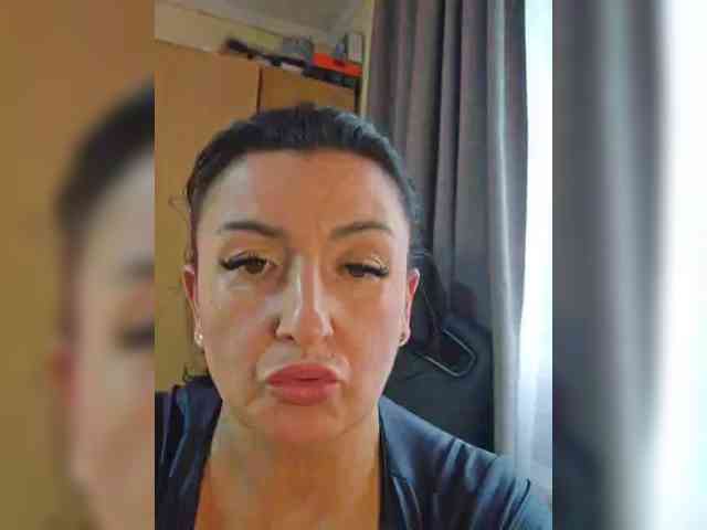 Hotangel75 bongacams