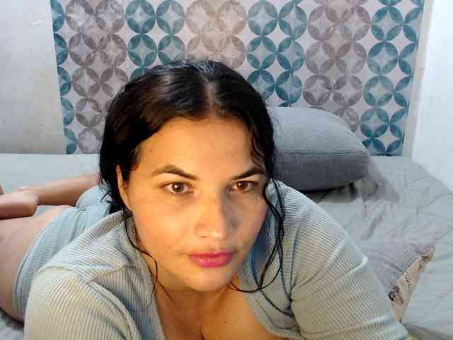 Selenajayz webcam