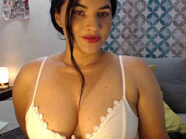 Selenajayz webcam