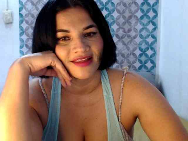 Selenajayz Live Webcam on BongaCams