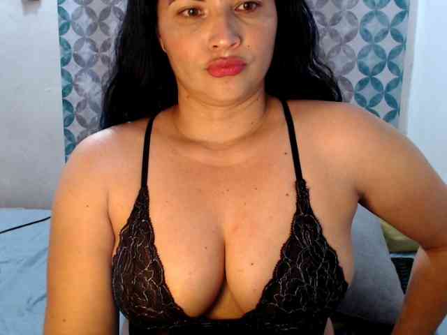 Selenajayz webcam