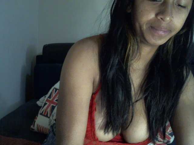 prettiy21 webcam bongacams model stream image