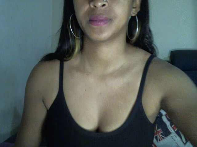 Sex chat gratuit in direct cu prettiy21 pe BongaCams