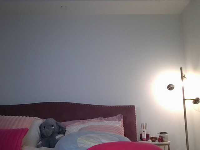 NicoleSarahX's BongaCams show and profile