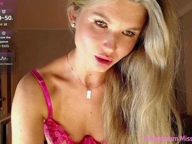 Masha-Masha's BongaCams show and profile