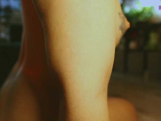 DeadButterfly's BongaCams show and profile