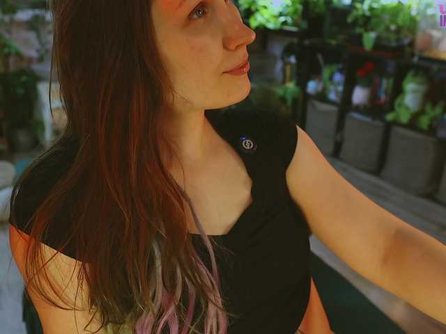 DeadButterfly's BongaCams show and profile