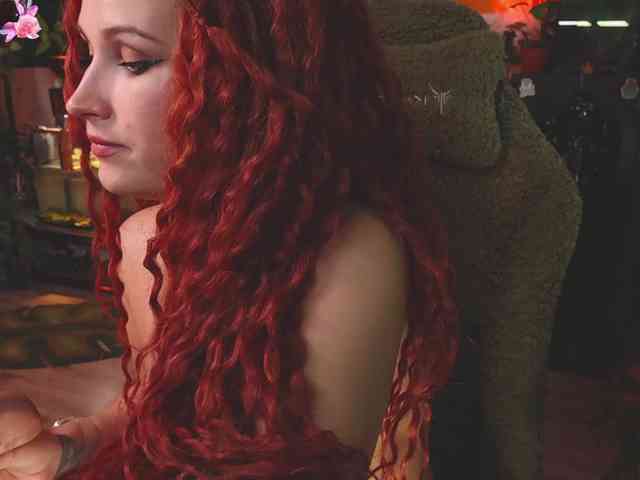 DeadButterfly Live Webcam on BongaCams