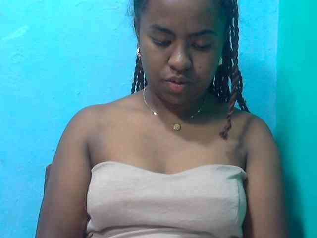 Queencamie webcam