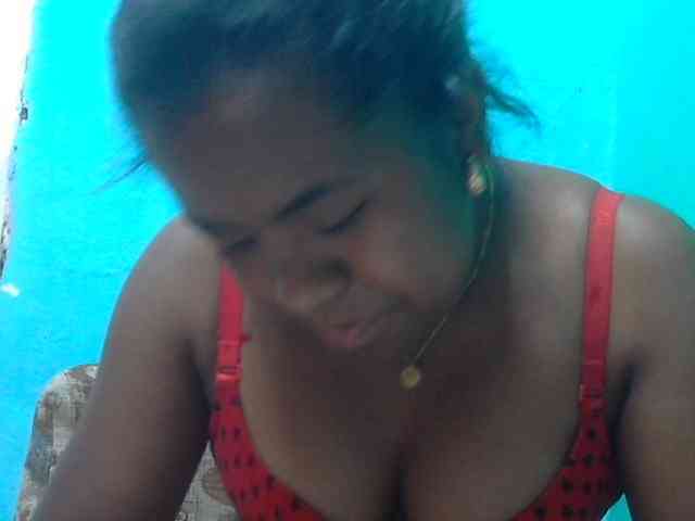 Queencamie webcam
