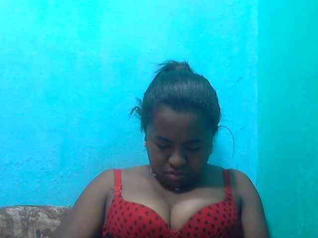 Queencamie webcam
