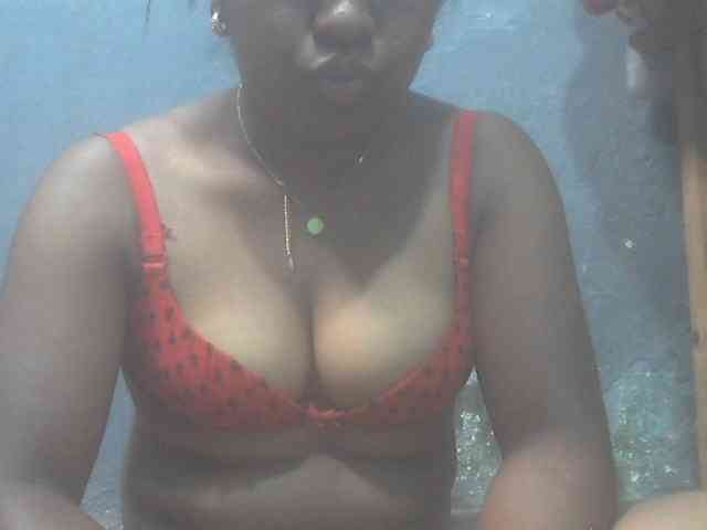 Queencamie webcam