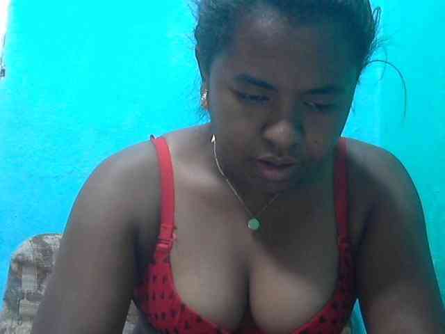 Queencamie webcam