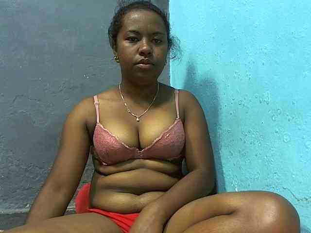 Queencamie webcam