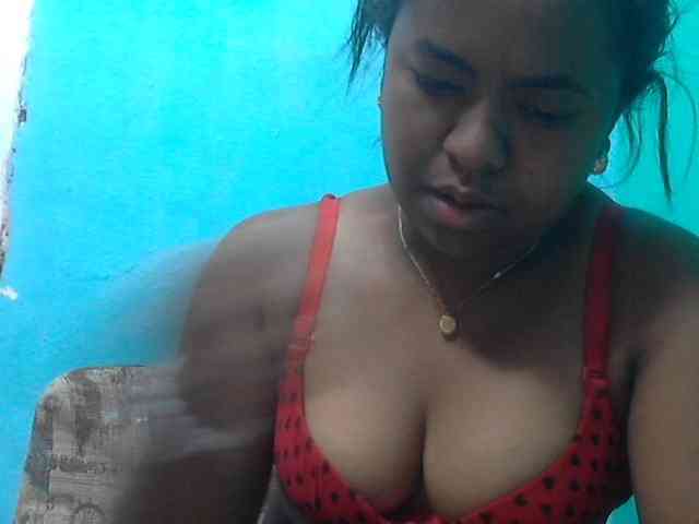 Queencamie webcam