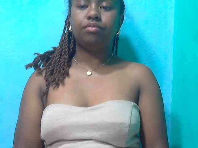 Queencamie webcam