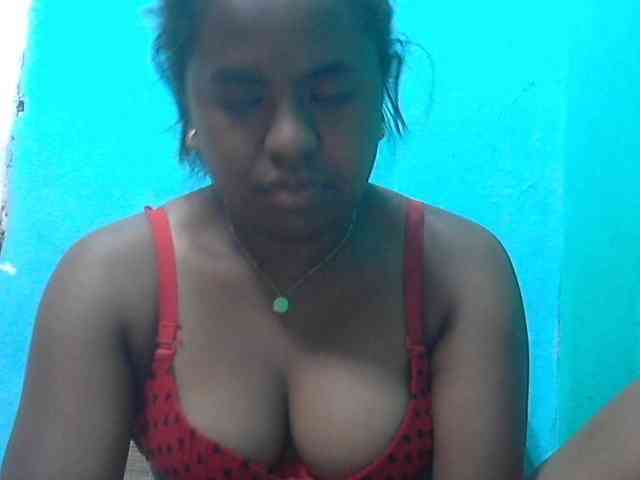 Queencamie webcam