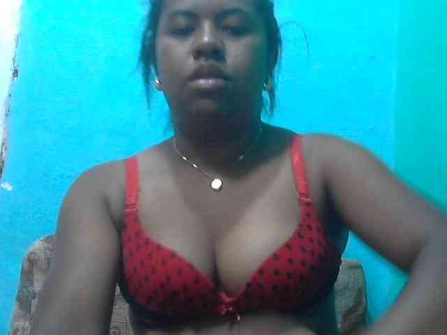 Queencamie webcam