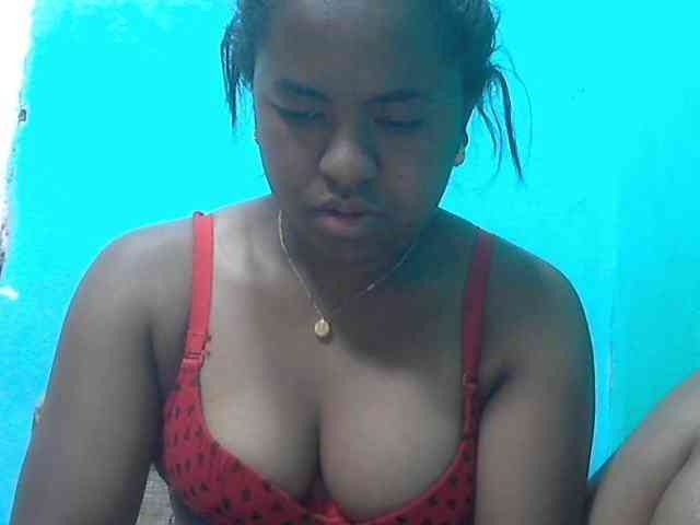 Queencamie webcam