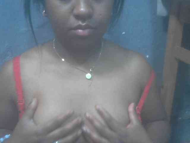 Queencamie webcam
