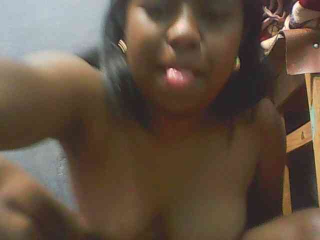 Queencamie webcam