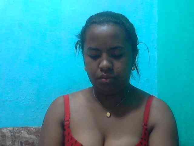Queencamie webcam