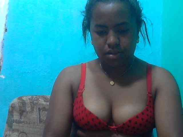 Queencamie webcam