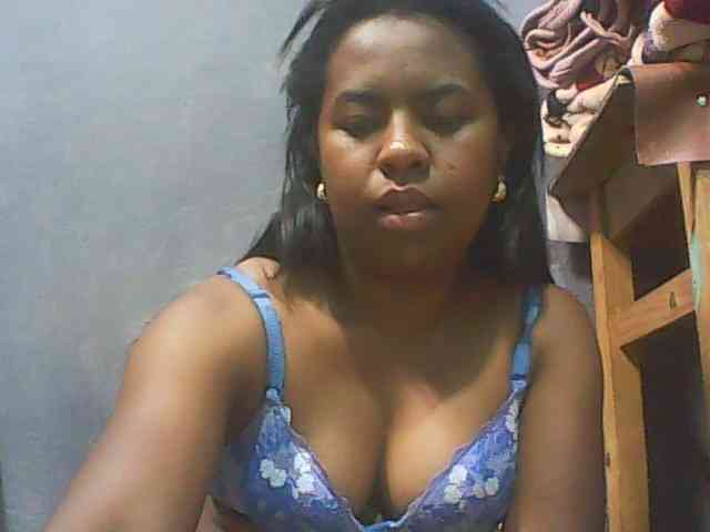 Queencamie webcam