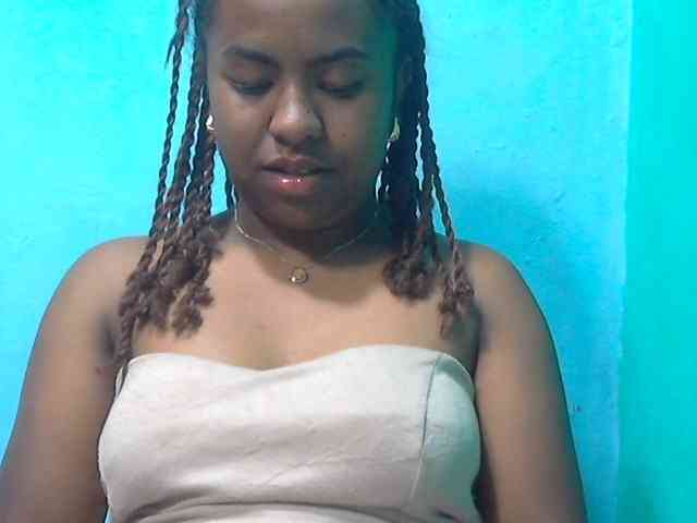 Queencamie webcam