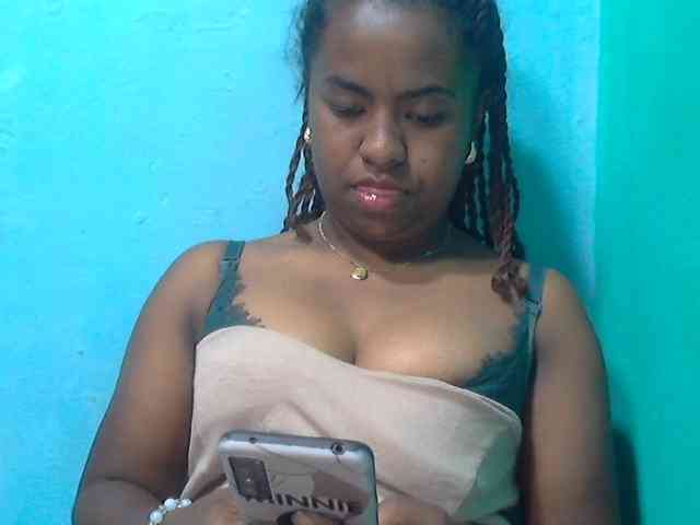 Queencamie webcam