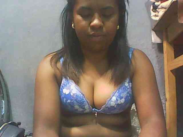Queencamie webcam