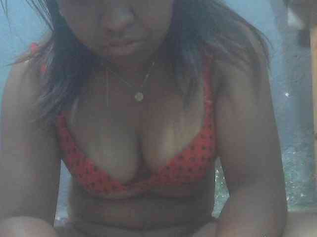 Queencamie webcam