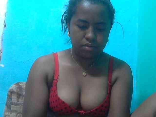 Queencamie webcam