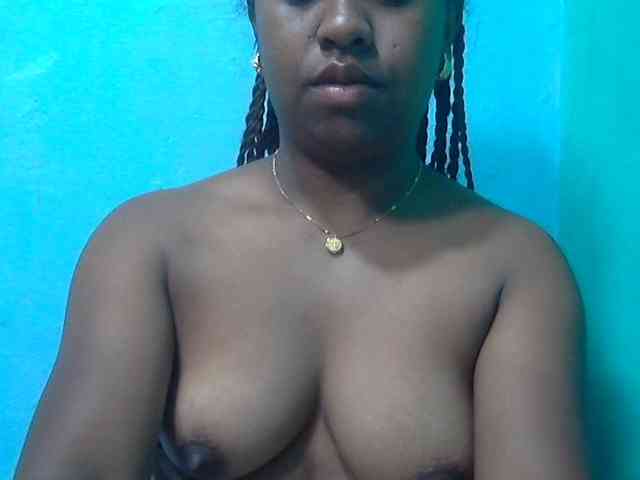 Queencamie webcam