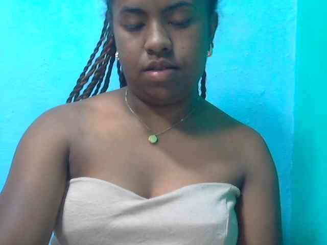 Queencamie webcam