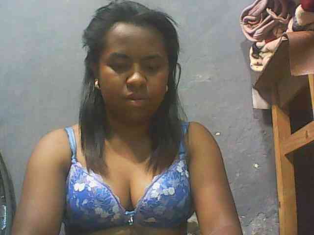 Queencamie webcam