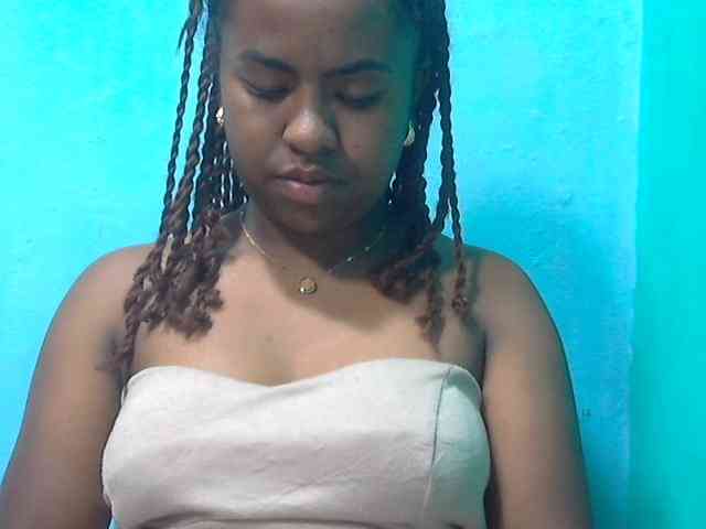 Queencamie webcam