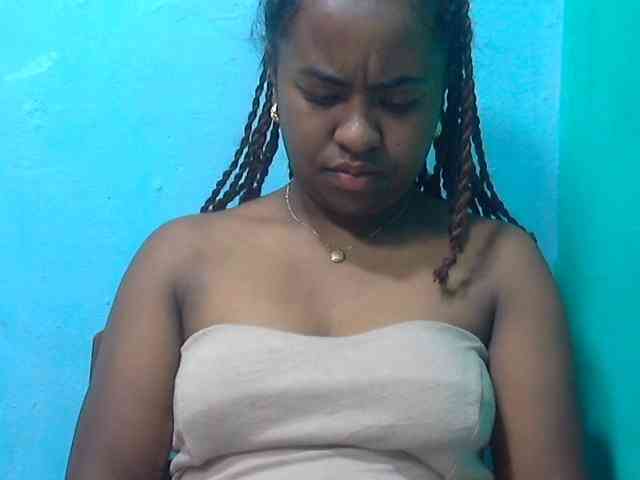 Queencamie webcam