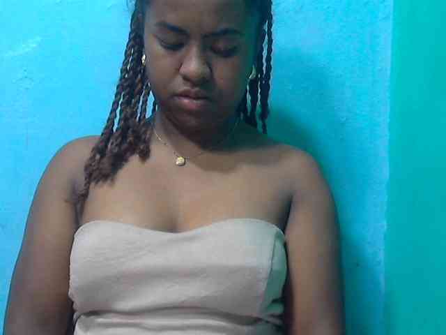 Queencamie webcam