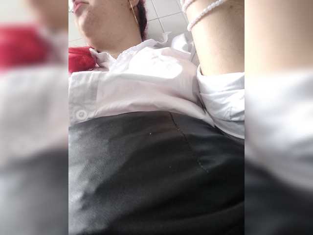 LolaCream on BongaCams