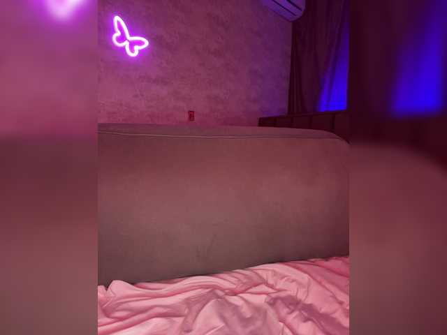 ButttFly's BongaCams show and profile